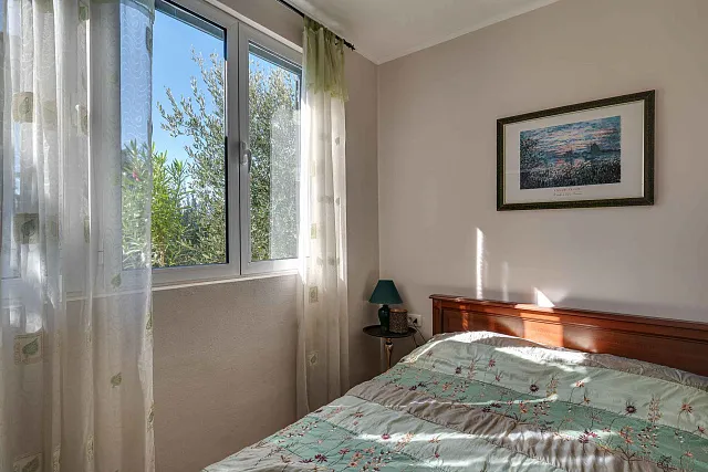 Three-Bedroom Ground-Floor Apartment with Private Entrance and Sea View — photo 14